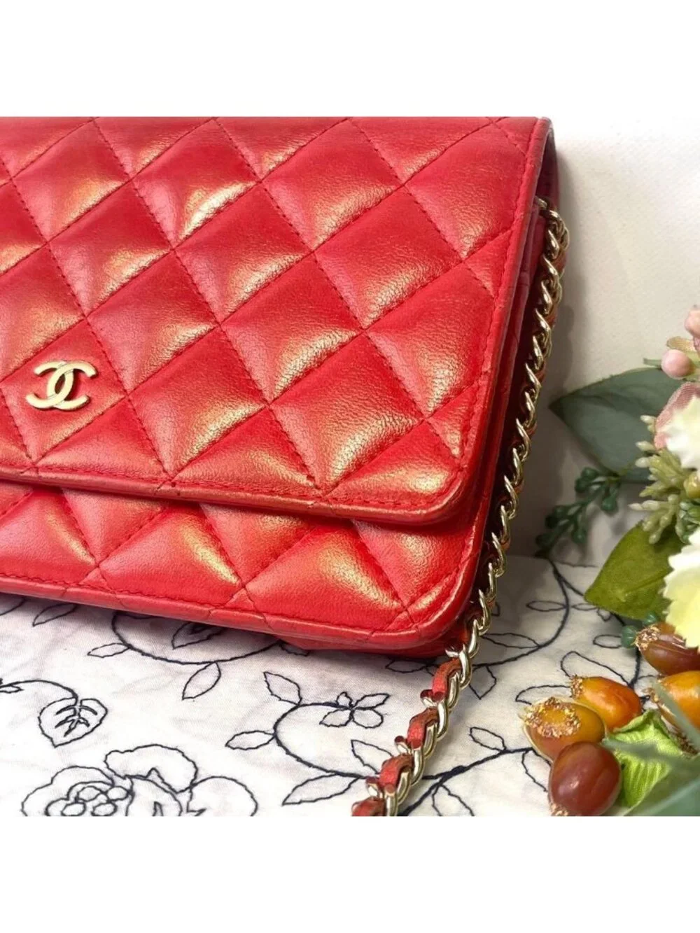 Chanel Chain Wallet Quilted - Picture 4 of 15